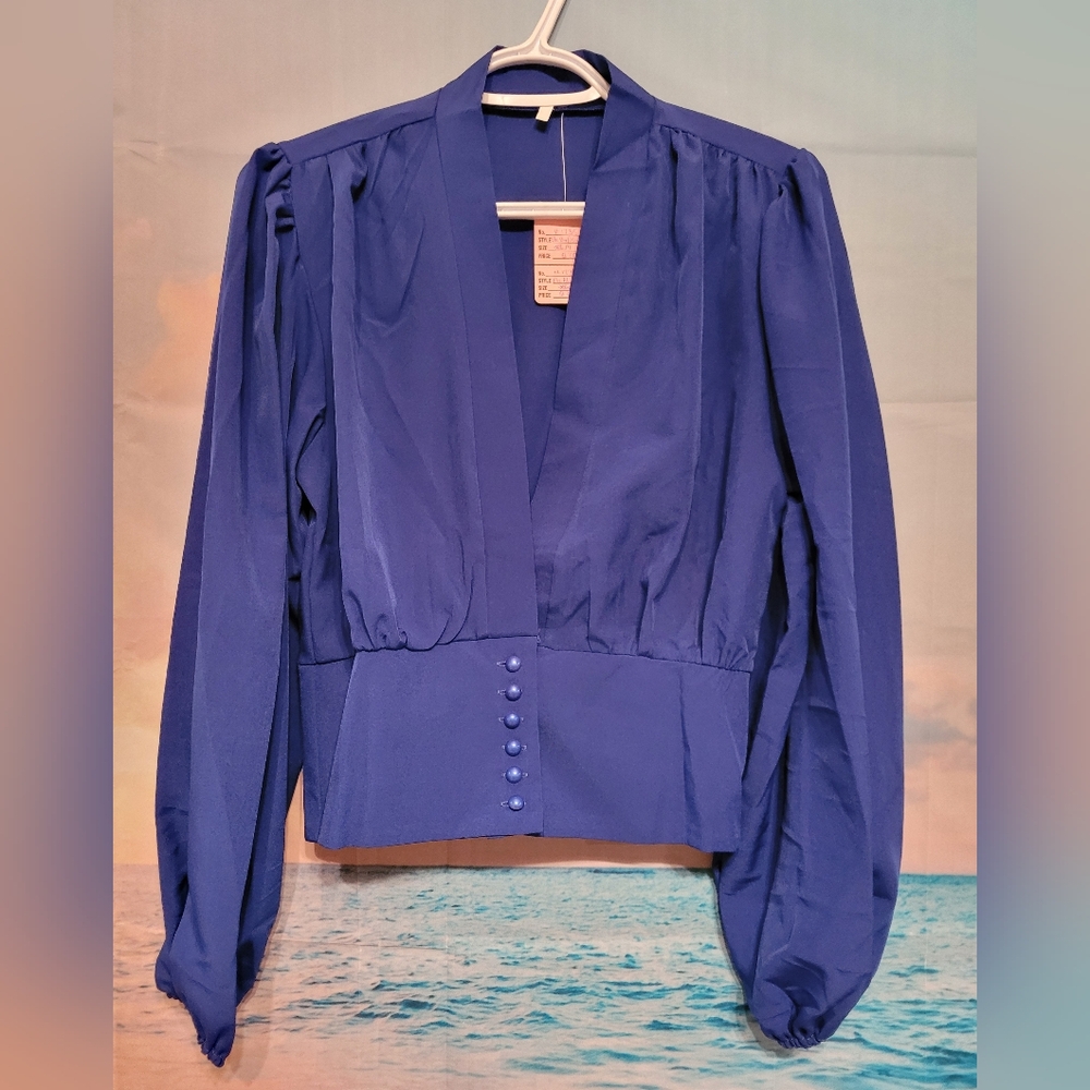 Retro look button up top ~ Large